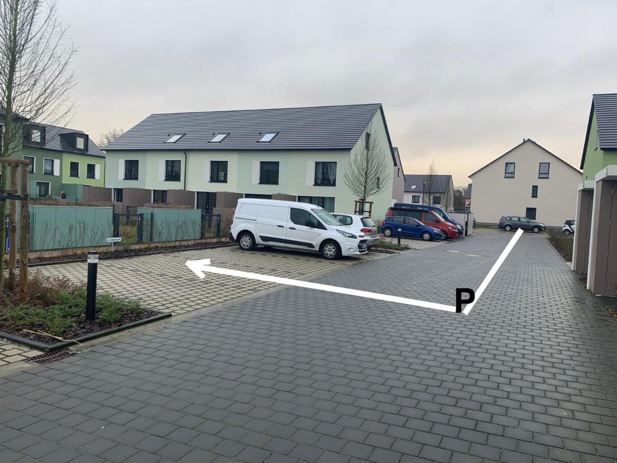 Wunderschoenes 140 Qm Reihenhaus Im Zeisigring 6, 卡尔滕基尔兴 外观 照片