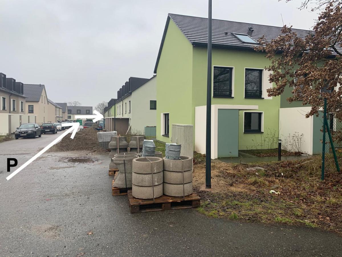 Wunderschoenes 140 Qm Reihenhaus Im Zeisigring 6, 卡尔滕基尔兴 外观 照片
