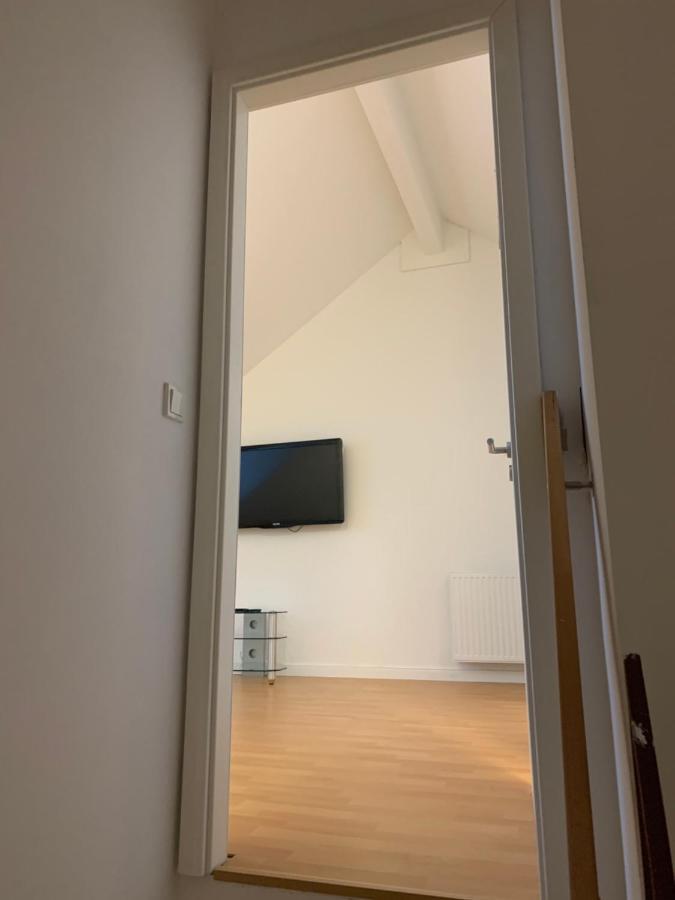 Wunderschoenes 140 Qm Reihenhaus Im Zeisigring 6, 卡尔滕基尔兴 外观 照片
