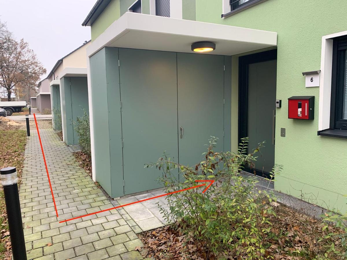 Wunderschoenes 140 Qm Reihenhaus Im Zeisigring 6, 卡尔滕基尔兴 外观 照片